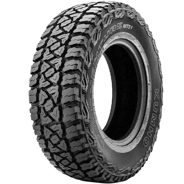 235/75Р15 Kumho Road Venture MT51 110/107Q